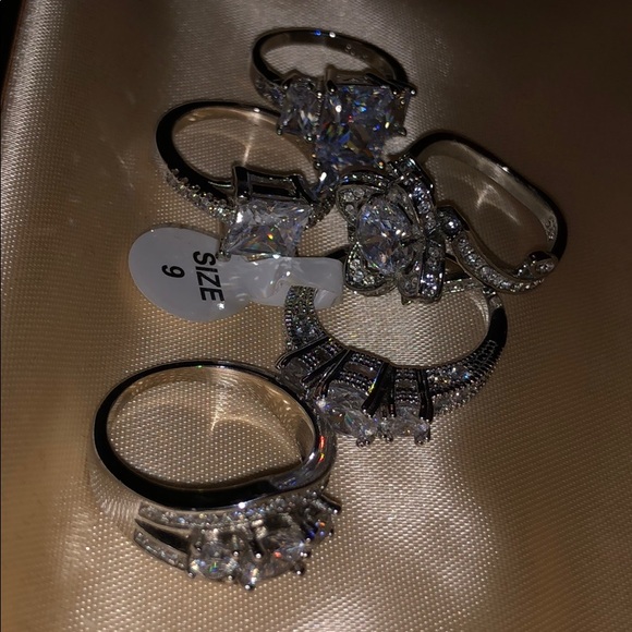 Set of 5 dazzling rings - Picture 3 of 8